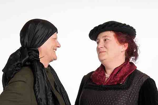 Elisabeth Gruber und Freundin