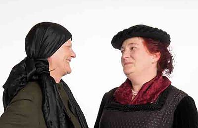 Elisabeth Gruber und Freundin